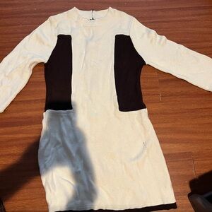 Alice + Olivia white and brown Sweater dress size Large